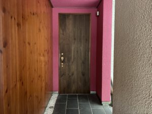 ブラックウォールナットの玄関ドアを納めました 株式会社ノナカ こだわりの木製ドアメーカー